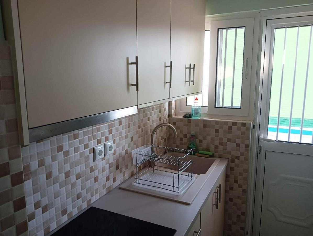 Apartment With Sea View Oropos Exterior photo